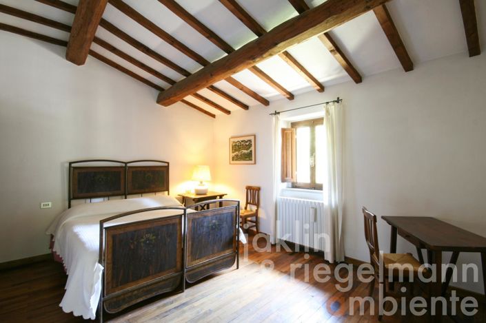 Image No.44-9 Bed Farmhouse for sale