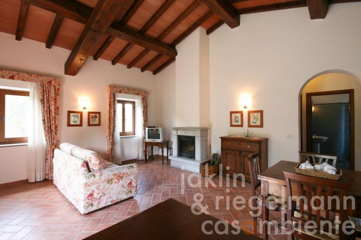 Image No.60-9 Bed Farmhouse for sale