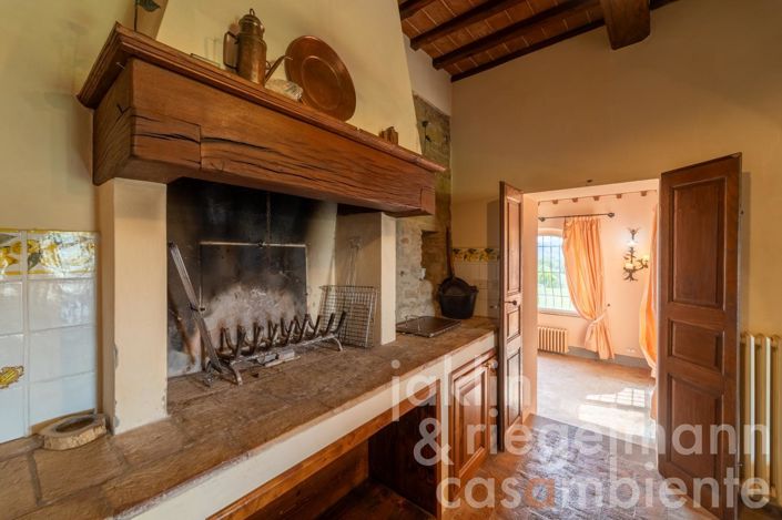 Image No.44-6 Bed Country House for sale