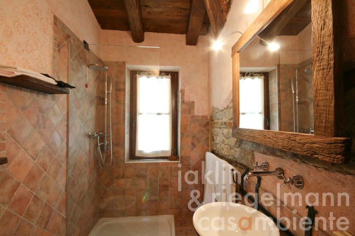 Image No.37-8 Bed Country House for sale