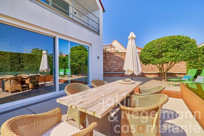 Image No.18-11 Bed Hotel for sale