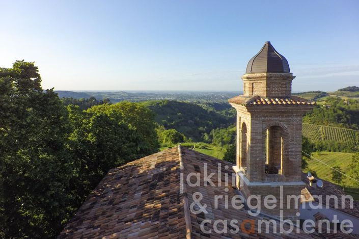 Image No.12-8 Bed House for sale