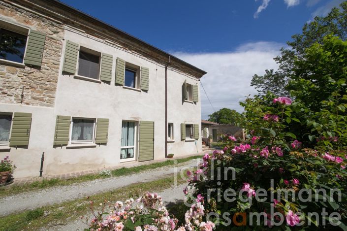 Image No.16-8 Bed House for sale