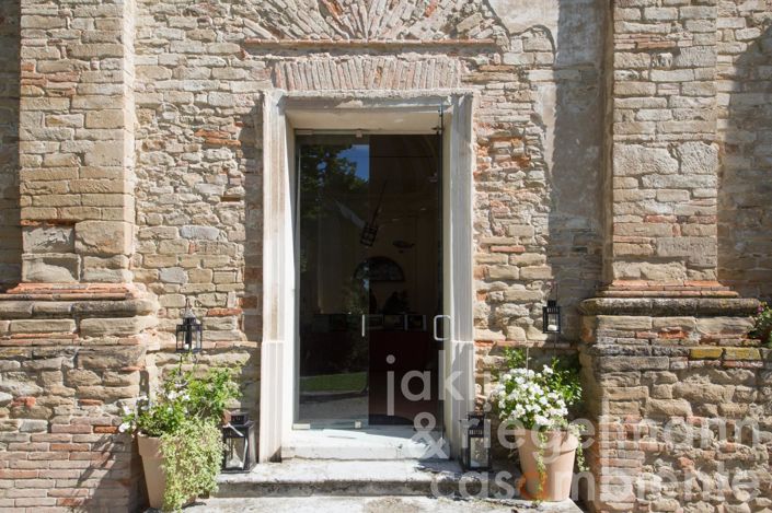 Image No.25-8 Bed House for sale