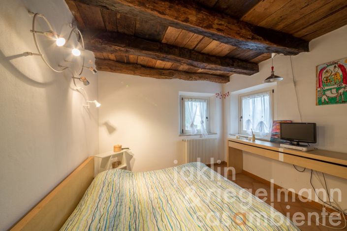 Image No.40-8 Bed House for sale