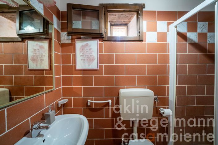 Image No.31-5 Bed Country House for sale