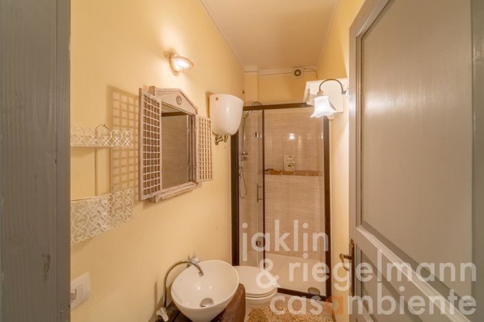 Image No.11-3 Bed Townhouse for sale