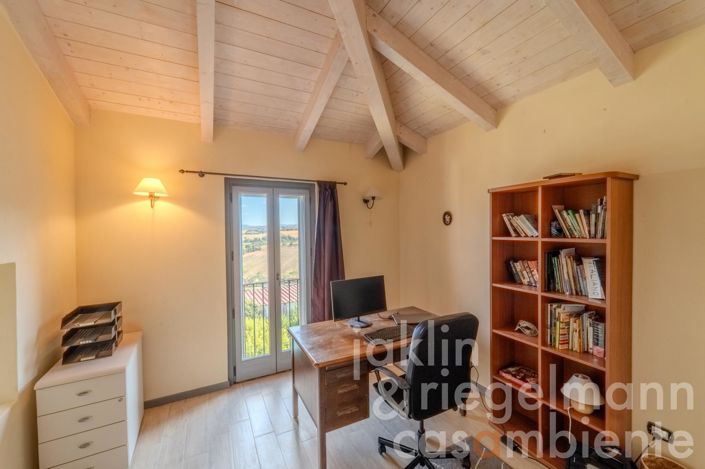 Image No.13-3 Bed Townhouse for sale