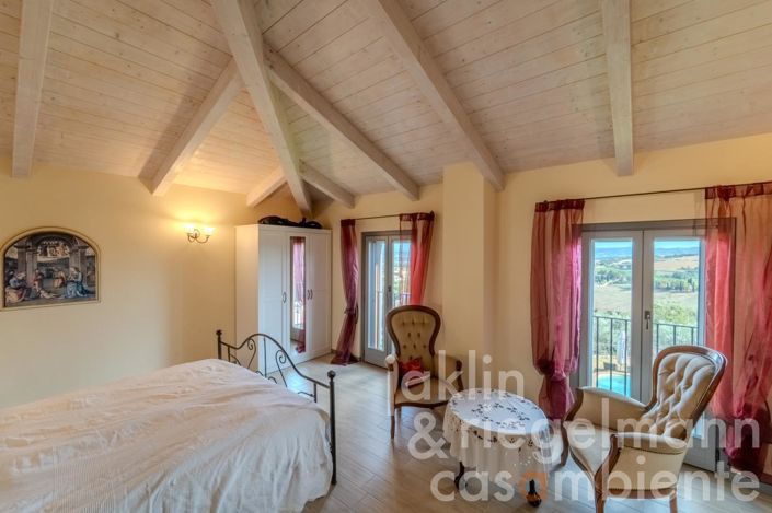 Image No.15-3 Bed Townhouse for sale