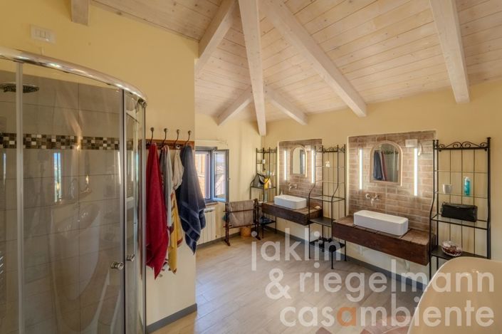 Image No.17-3 Bed Townhouse for sale