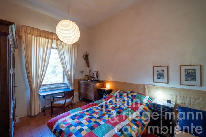 Image No.16-11 Bed Farmhouse for sale