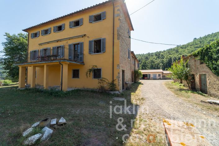 Image No.2-11 Bed Farmhouse for sale