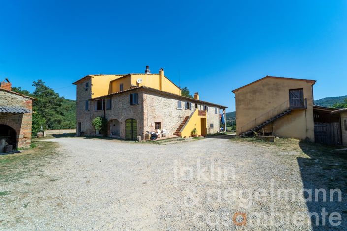 Image No.24-11 Bed Farmhouse for sale