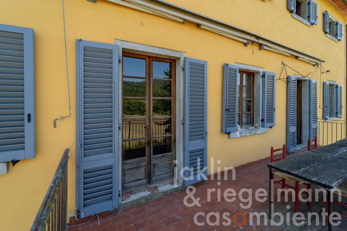 Image No.5-11 Bed Farmhouse for sale