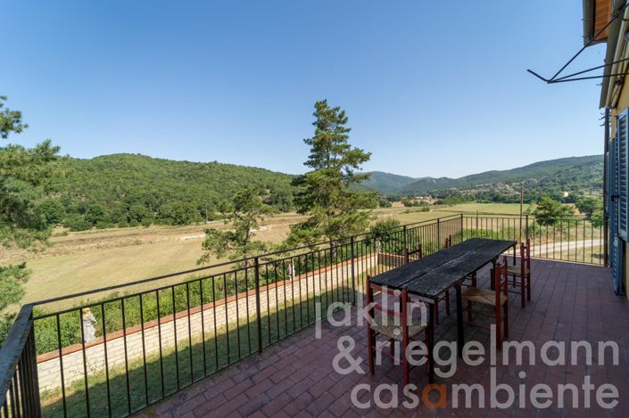 Image No.7-11 Bed Farmhouse for sale