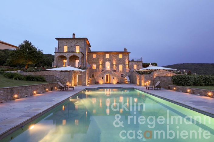 Image No.1-10 Bed Country House for sale
