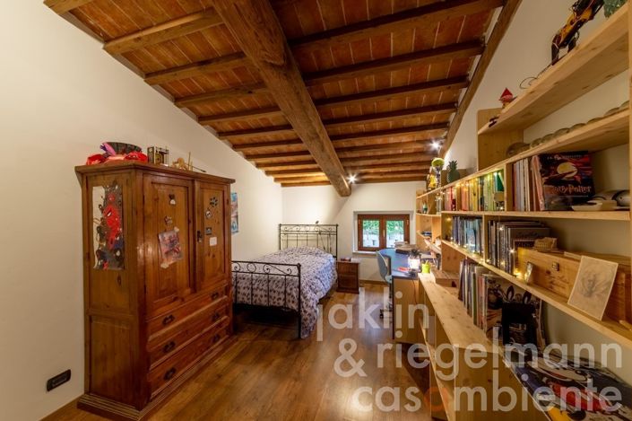 Image No.38-8 Bed Country House for sale