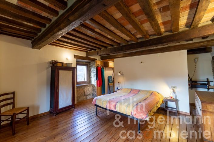 Image No.37-5 Bed Country House for sale