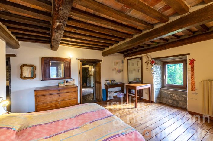 Image No.38-5 Bed Country House for sale