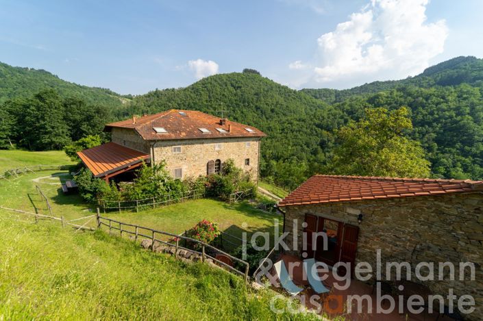 Image No.2-10 Bed Farmhouse for sale