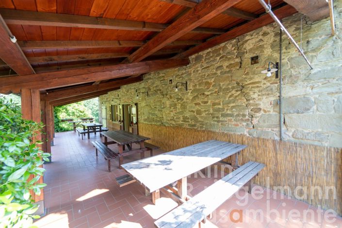 Image No.20-10 Bed Farmhouse for sale