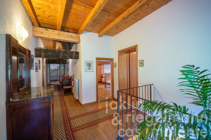 Image No.32-10 Bed Farmhouse for sale