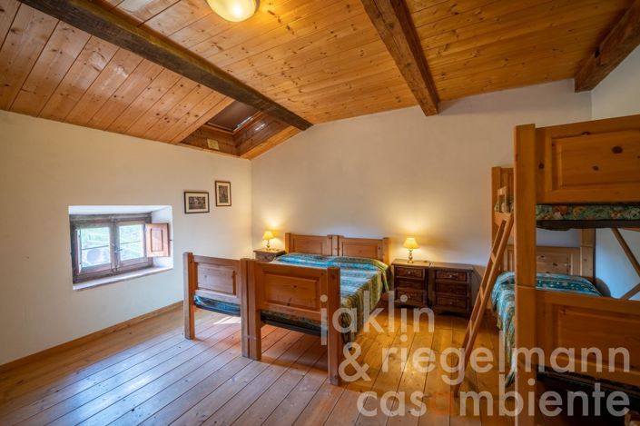 Image No.35-10 Bed Farmhouse for sale