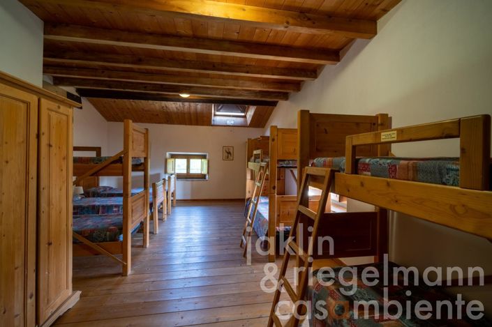 Image No.37-10 Bed Farmhouse for sale