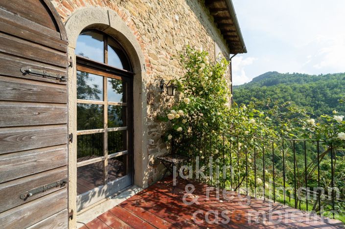 Image No.8-10 Bed Farmhouse for sale