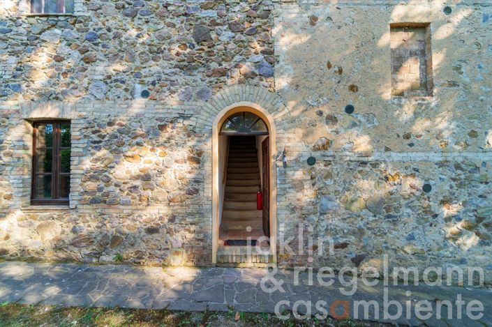 Image No.13-5 Bed Farmhouse for sale