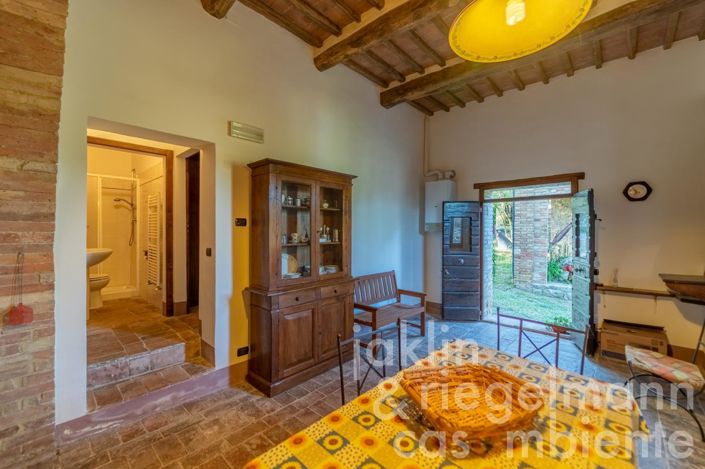 Image No.15-5 Bed Farmhouse for sale