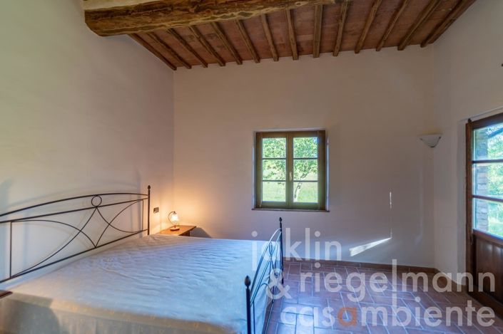 Image No.19-5 Bed Farmhouse for sale