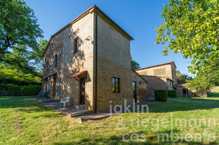 Image No.2-5 Bed Farmhouse for sale