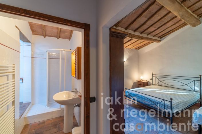 Image No.26-5 Bed Farmhouse for sale