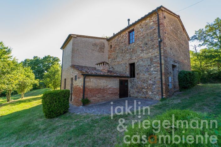 Image No.3-5 Bed Farmhouse for sale