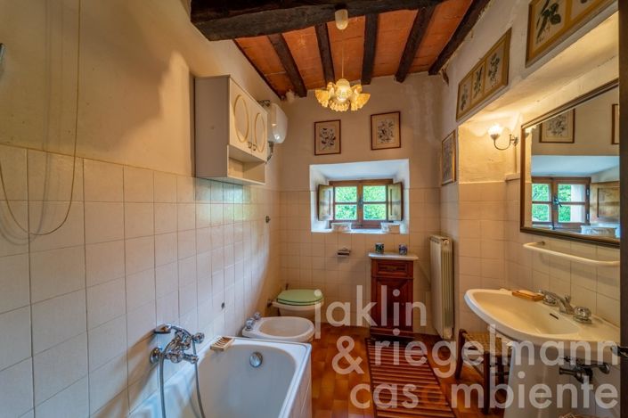 Image No.28-5 Bed Country House for sale