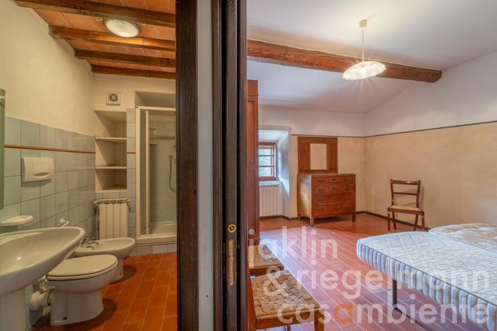 Image No.34-5 Bed Country House for sale