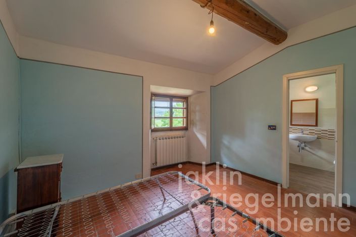 Image No.36-5 Bed Country House for sale