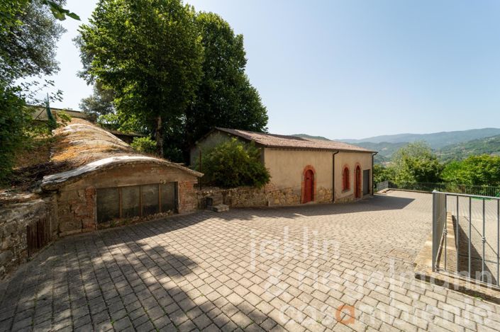 Image No.13-35 Bed House for sale