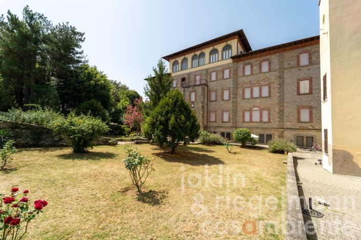 Image No.23-35 Bed House for sale