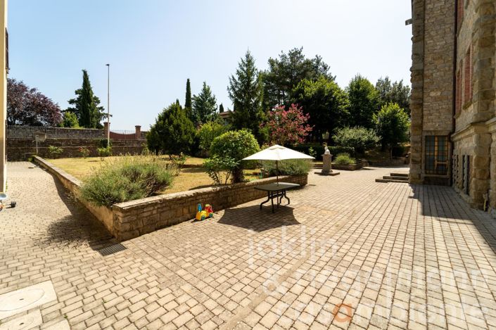 Image No.24-35 Bed House for sale