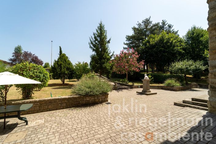 Image No.25-35 Bed House for sale