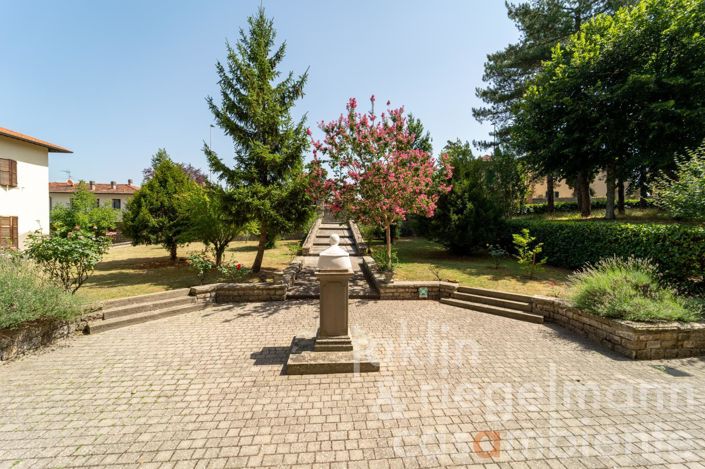 Image No.26-35 Bed House for sale