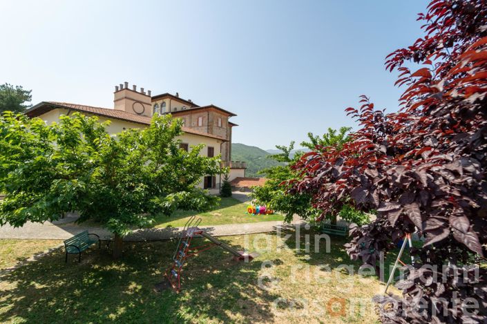 Image No.28-35 Bed House for sale