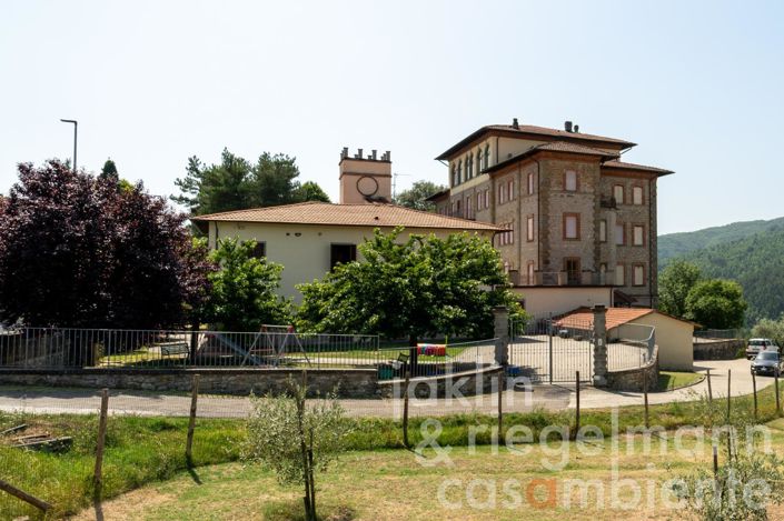 Image No.30-35 Bed House for sale