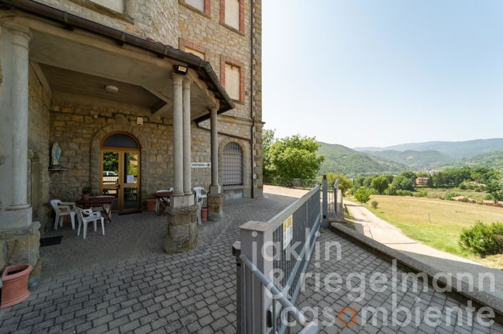 Image No.32-35 Bed House for sale