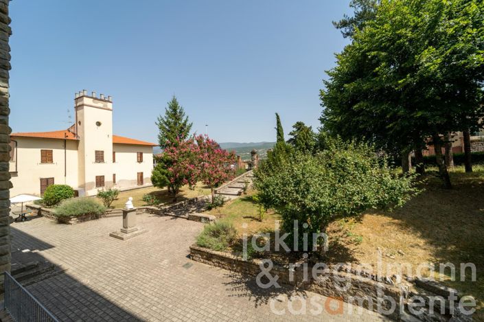 Image No.41-35 Bed House for sale