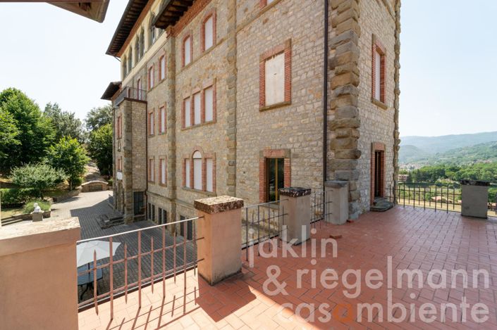 Image No.43-35 Bed House for sale