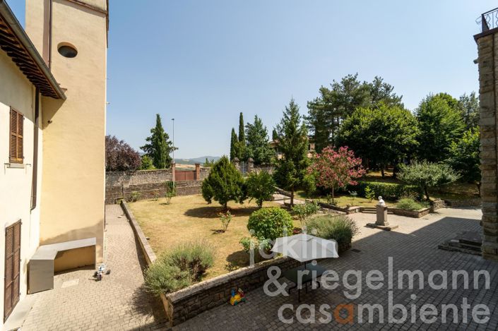 Image No.46-35 Bed House for sale