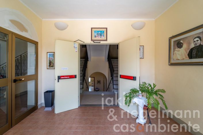 Image No.48-35 Bed House for sale